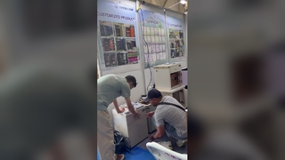 Le casseforti Yingbo debuttano all'Expo commerciale del porto di confine di Horgos del 2026, pieno di visitatori il giorno dell'inaugurazione